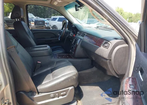 2008 GMC Yukon Xl 1500 Denali z USA, uszkodzony, nr VIN 1GKFK66828J173713